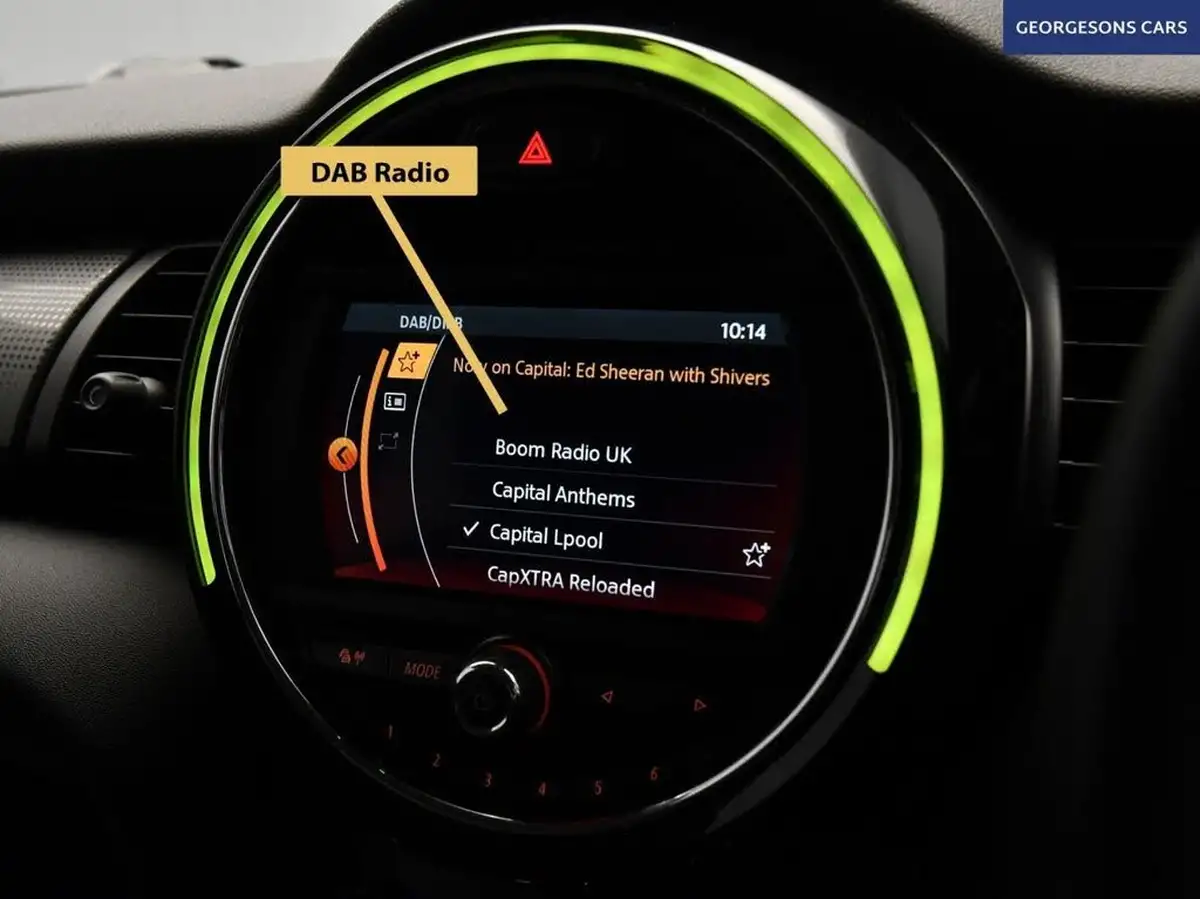 2020-mini-countryman-15-cooper-classic-big-30