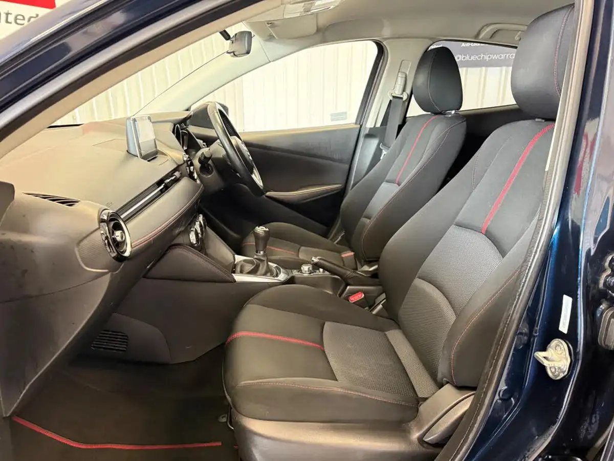 2016-mazda-mazda2-15-sport-nav-90ps-big-11