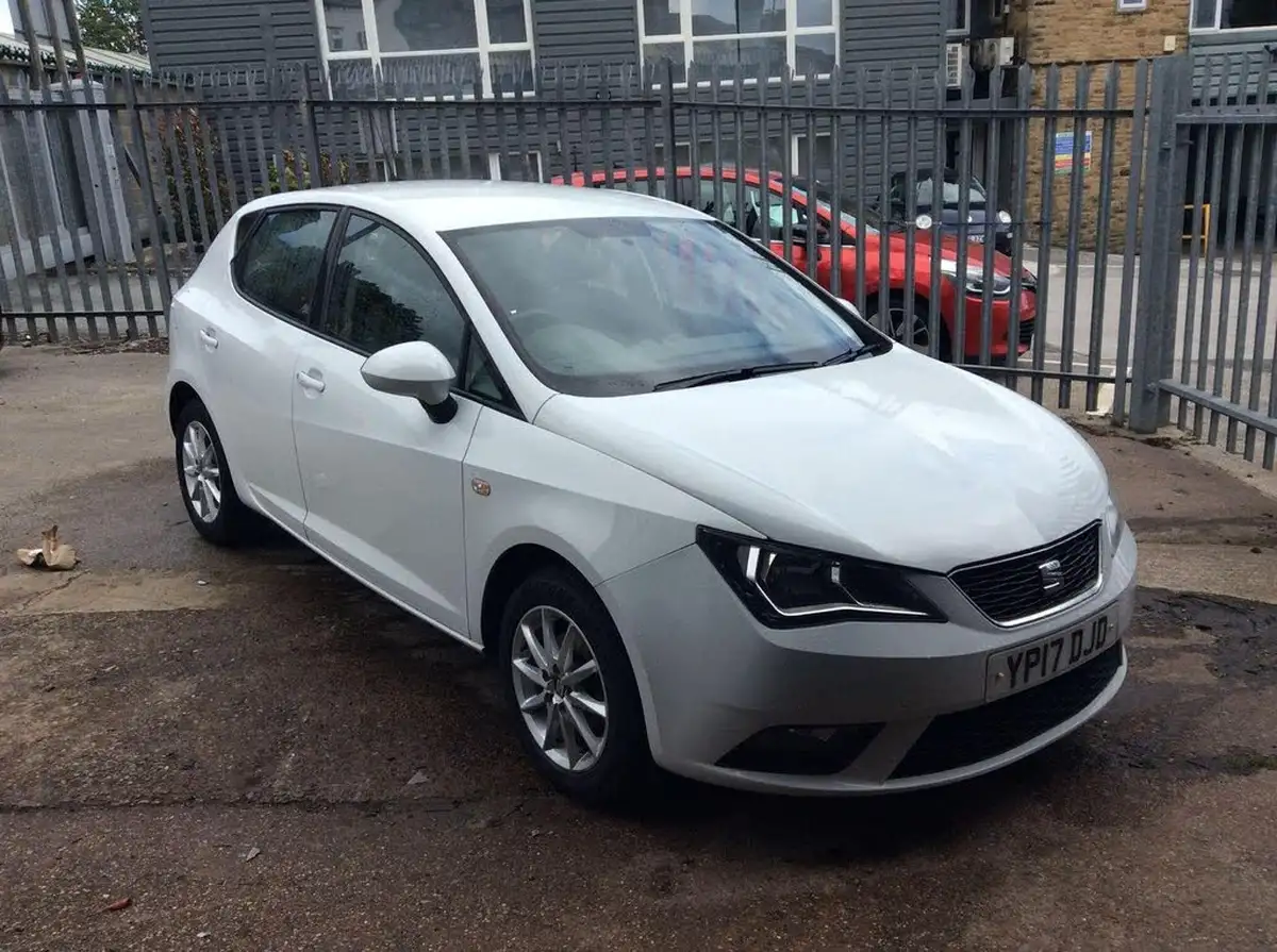2017-seat-ibiza-10-se-technology-hatchback-5d-big-0
