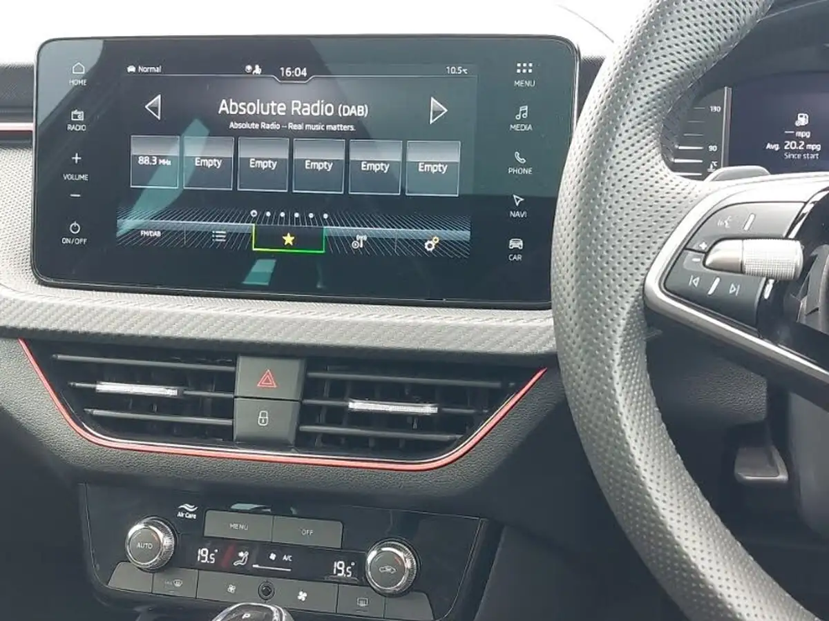 2024-skoda-kamiq-10-tsi-monte-carlo-116ps-dsg-big-9