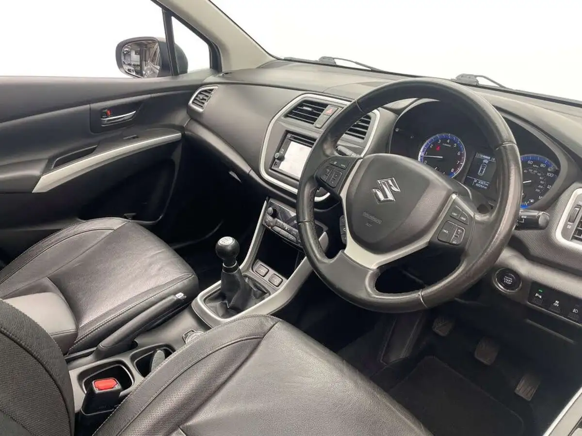 2013-suzuki-s-cross-16-sz5-allgrip-big-11