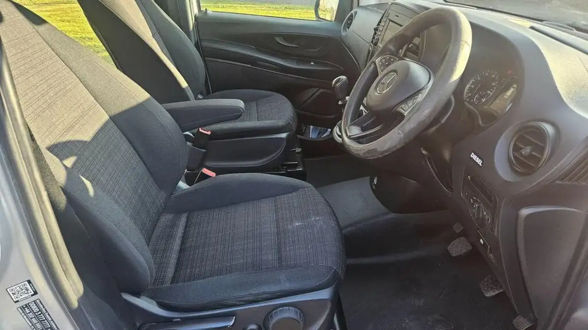 2016-mercedes-benz-vito-21cdi-114-bluetec-crewcab-compact-big-20