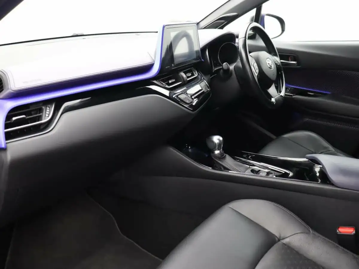 2018-toyota-c-hr-12-dynamic-awd-cvt-big-10