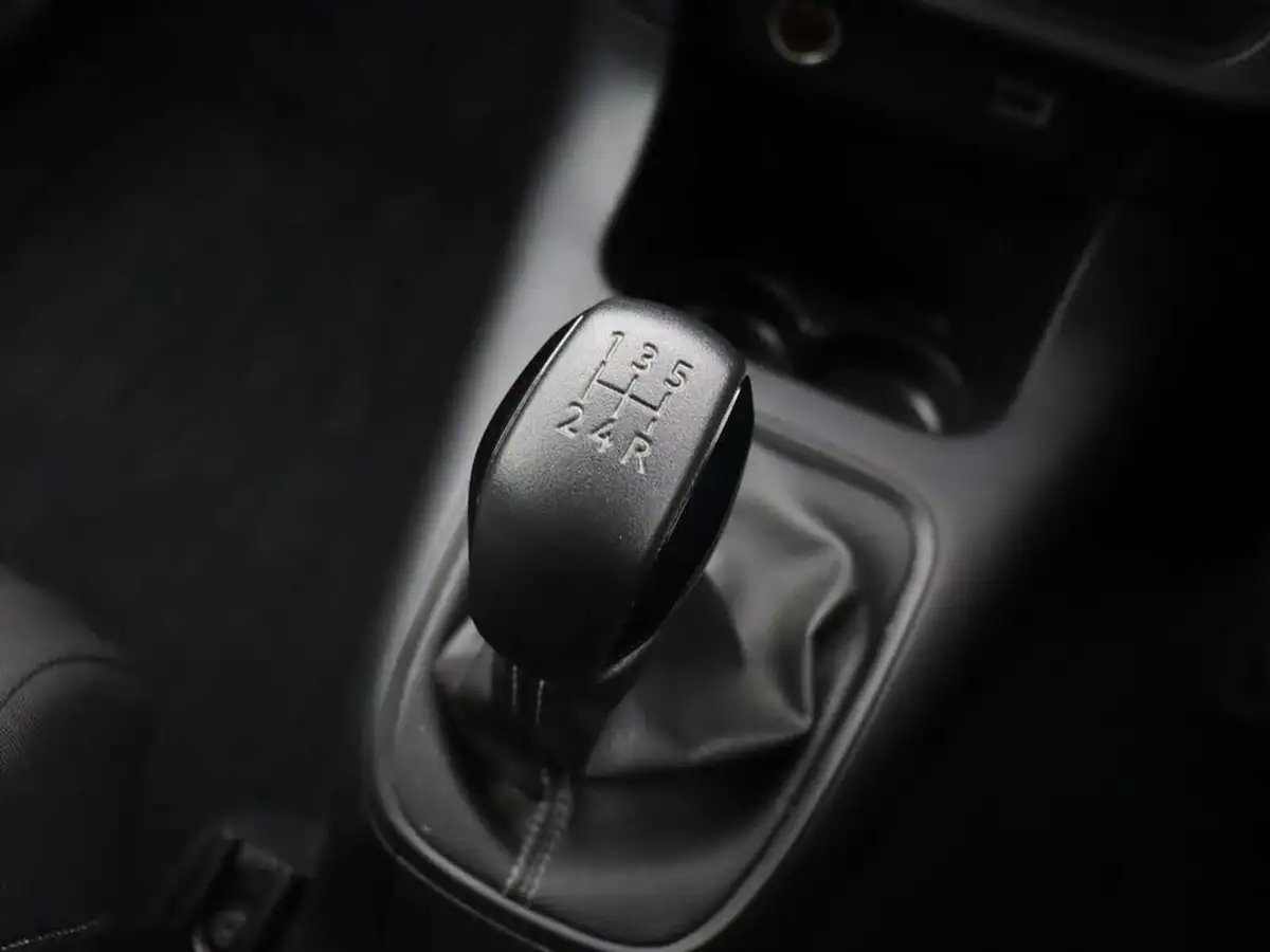 2022-citroen-c3-12-puretech-c-series-big-36