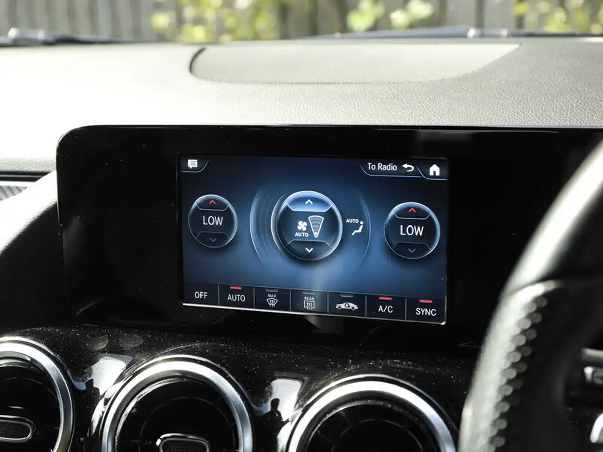 2021-mercedes-benz-gla-class-13-gla-180-amg-line-1332cc-big-17