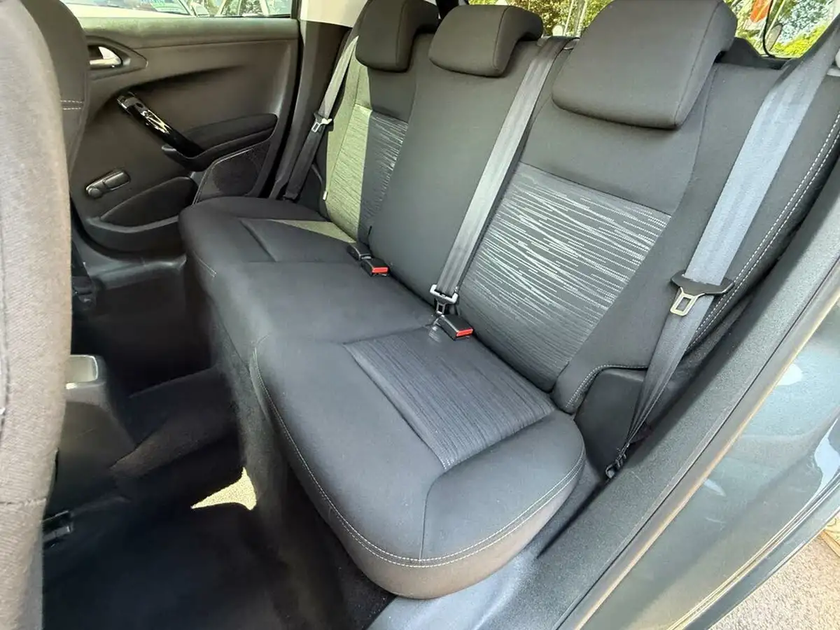 2015-peugeot-208-10-puretech-access-ac-5d-big-33