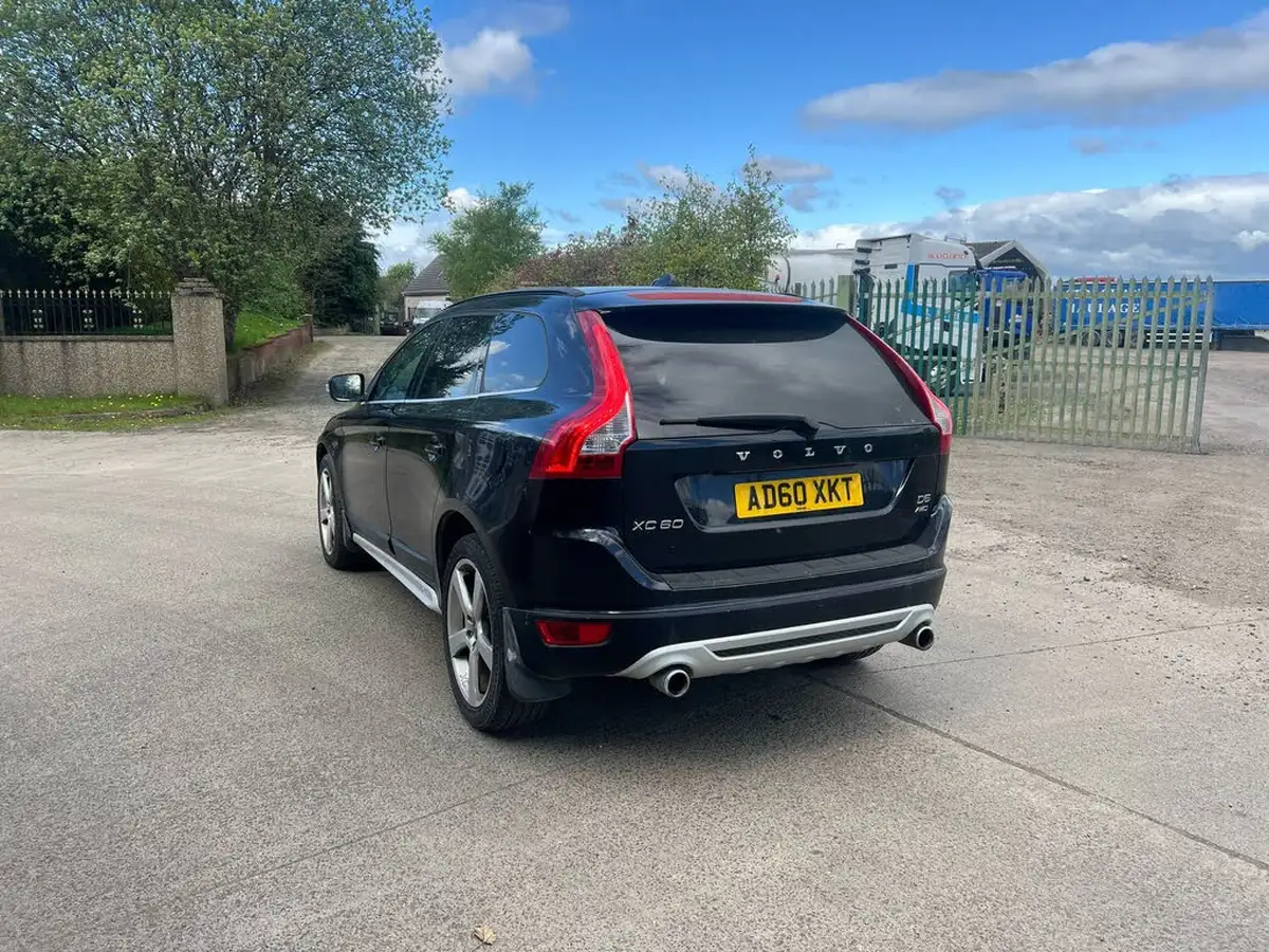 2010-volvo-xc60-24td-d5-r-design-geartronic-big-2