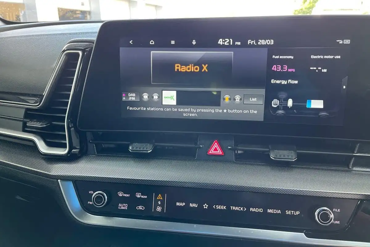2024-kia-sportage-16-t-gdi-gt-line-s-207bhp-hev-auto-big-11