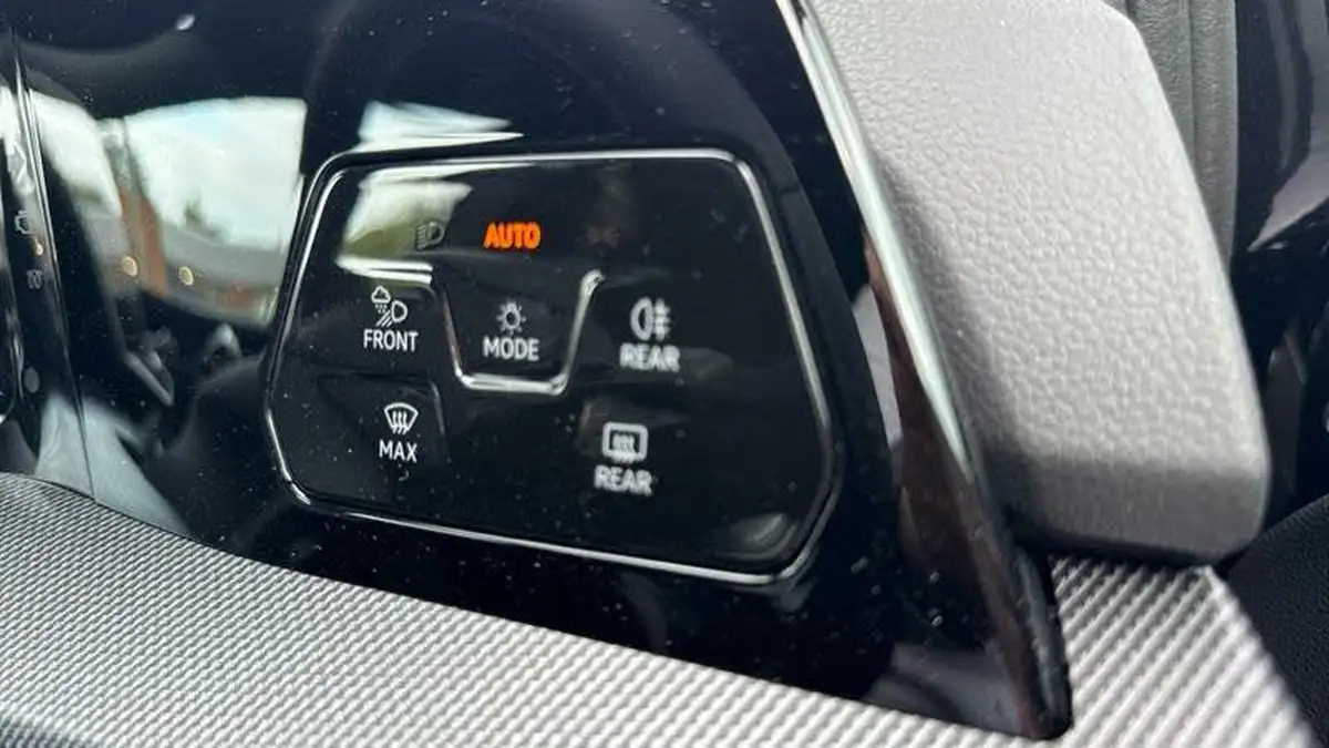 2025-volkswagen-golf-15-etsi-black-edition-big-20