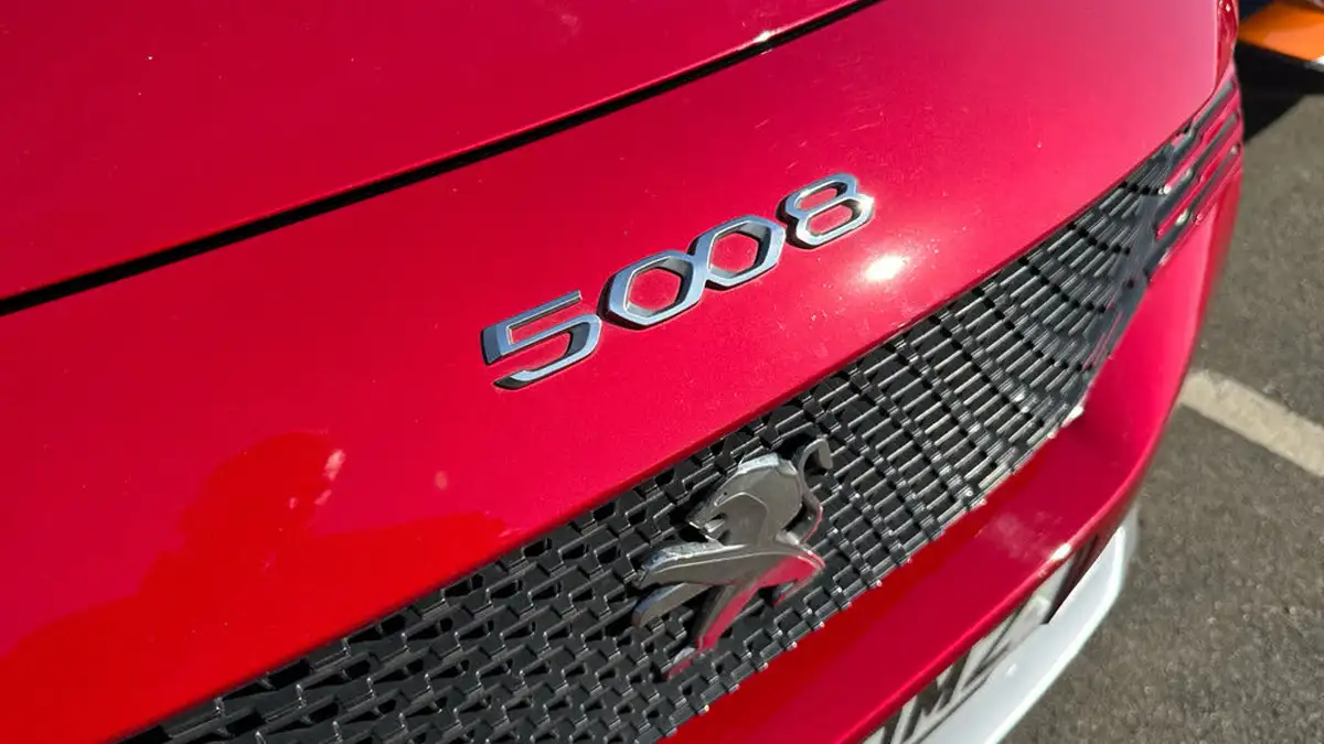 2023-peugeot-5008-suv-16-puretech-gt-big-32