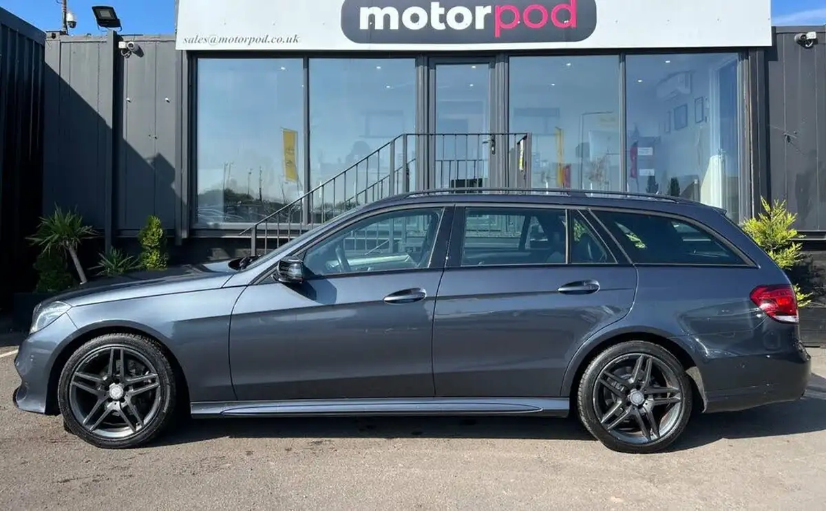 2016-mercedes-benz-e-class-21cdi-e220-amg-night-edition-estate-5d-big-5