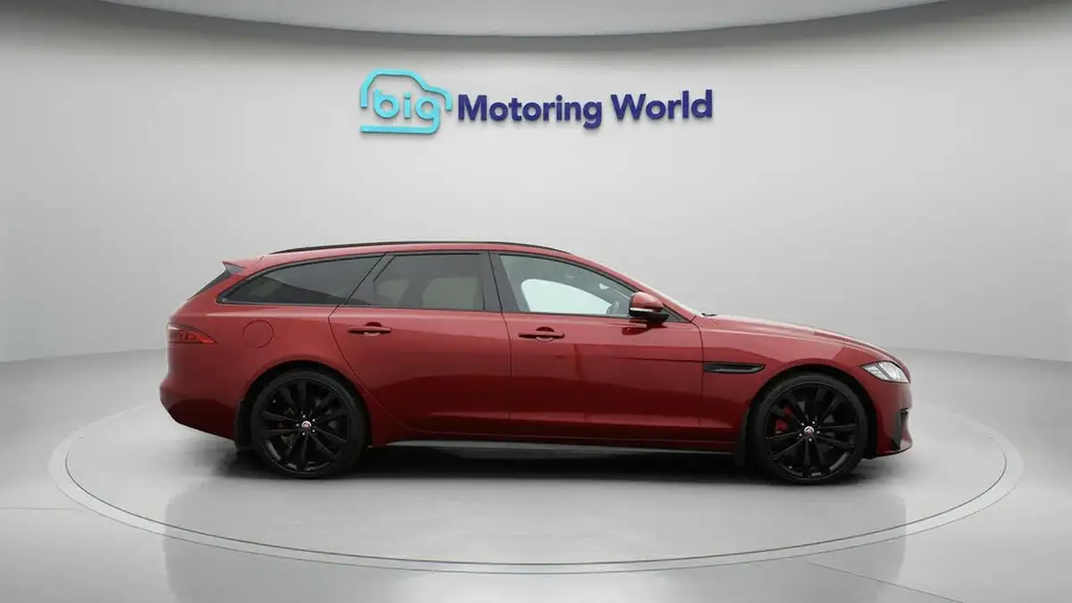 2019-jaguar-xf-30td-sportbrake-5d-big-7