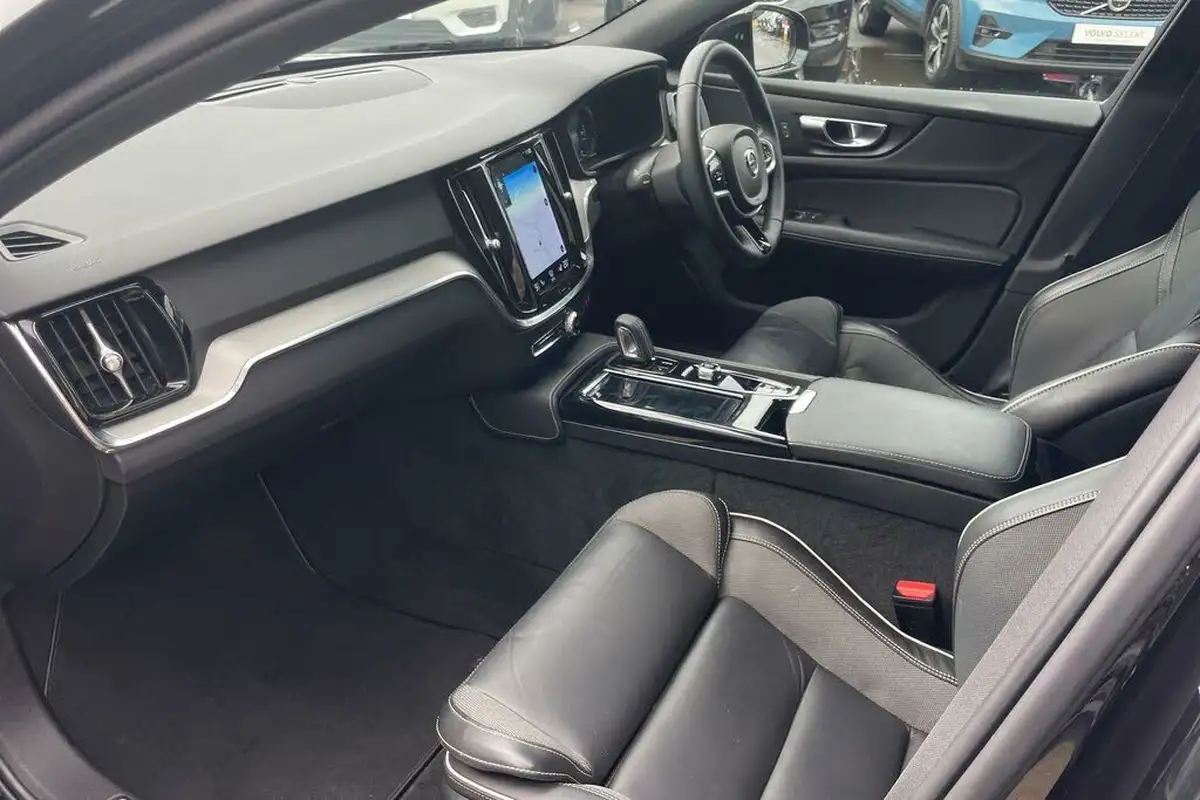 2021-volvo-v60-20-t6-r-design-350bhp-plug-in-hybrid-big-25