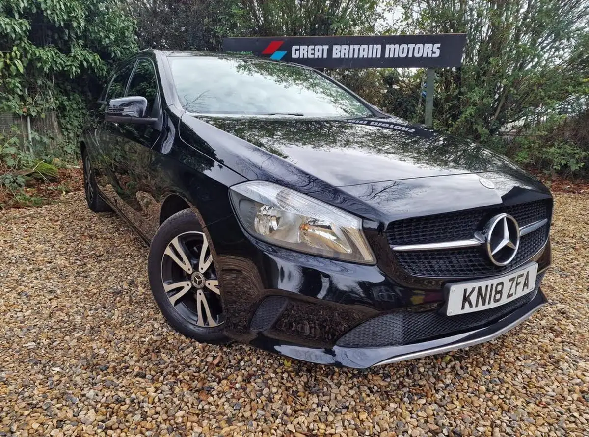 2018-mercedes-benz-a-class-16-a180-se-ss-7g-dct-big-6