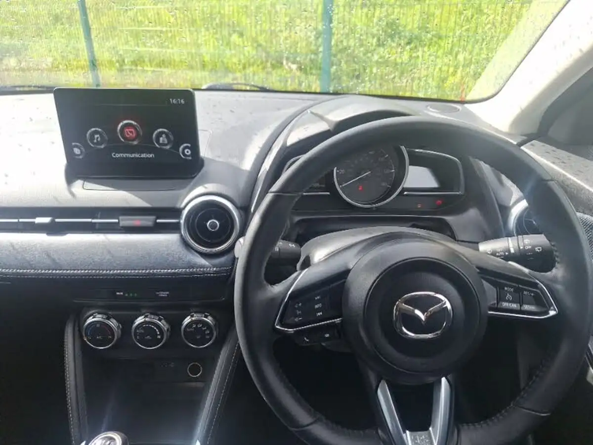 2022-mazda-mazda2-15-e-skyactiv-g-sport-big-6