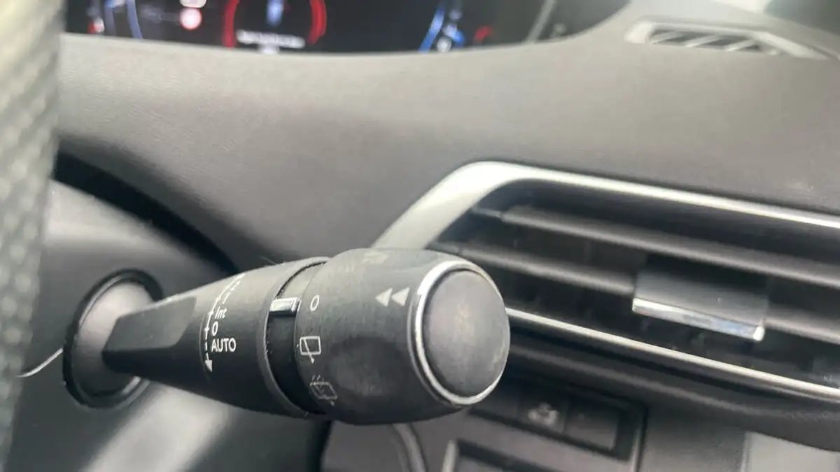 2018-peugeot-5008-suv-12-puretech-gt-line-premium-big-27