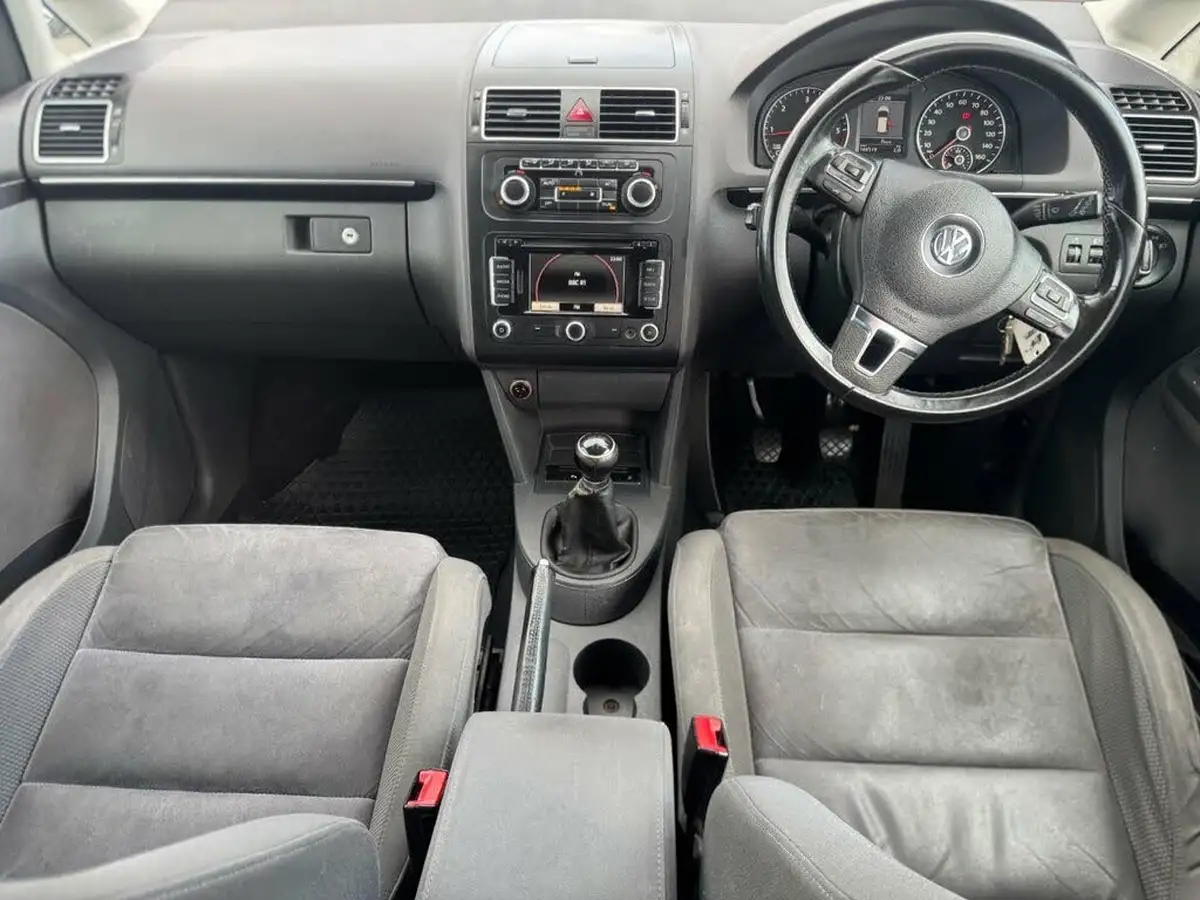 2011-volkswagen-touran-20td-sport-140ps-7st-big-12