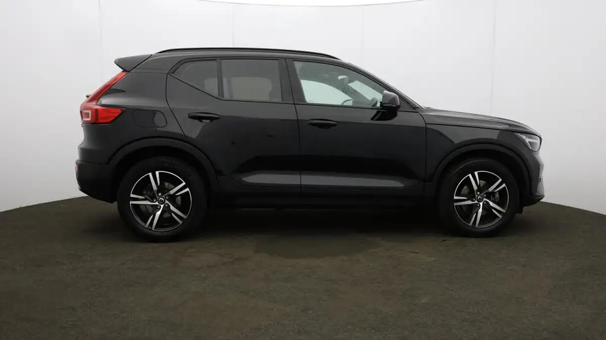 2023-volvo-xc40-20-b3-plus-big-52