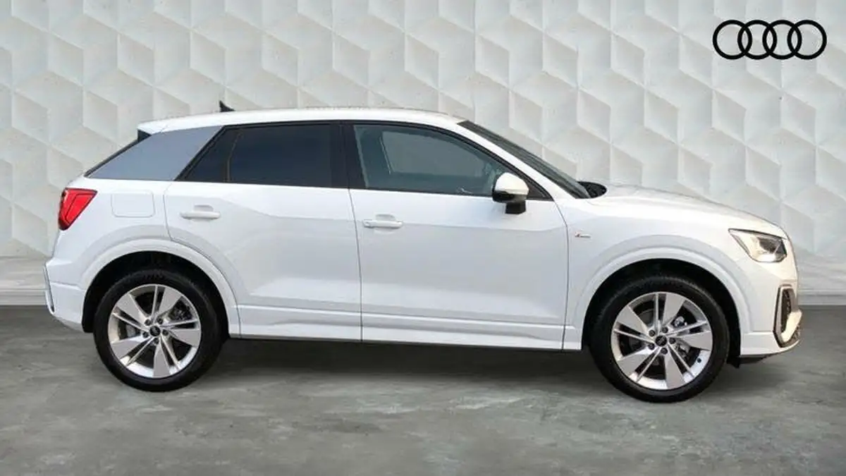 2024-audi-q2-15-35-tfsi-s-line-tronic-big-3