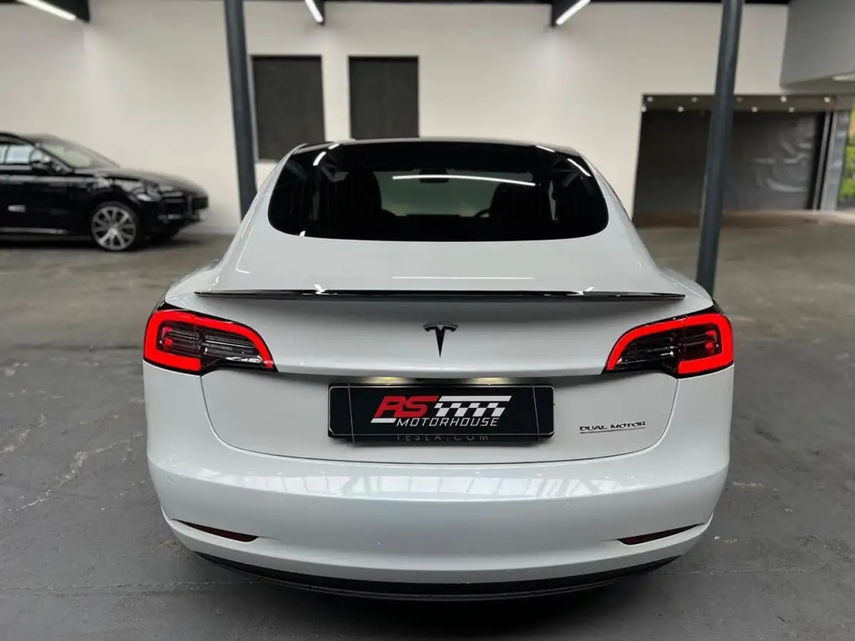 2020-tesla-model-3-e-performance-big-11