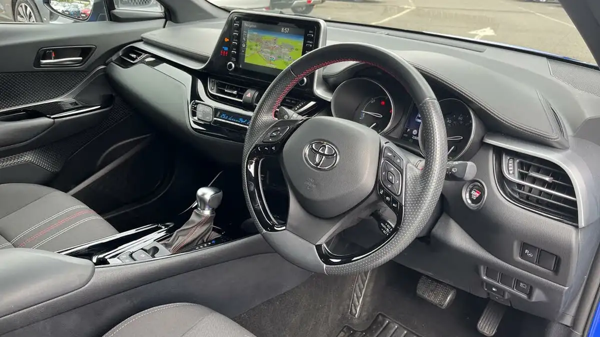 2022-toyota-c-hr-18-vvt-i-gr-sport-big-21