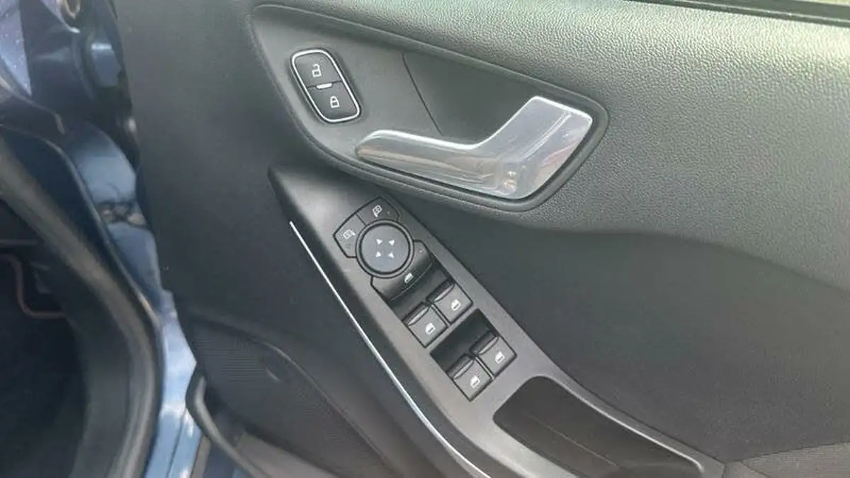 2022-ford-fiesta-10t-st-line-100ps-5d-big-9