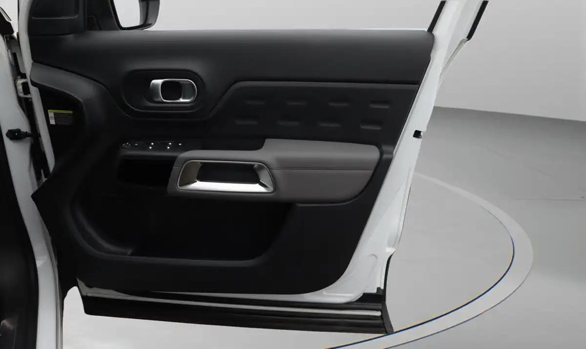 2022-citroen-c5-aircross-16-puretech-shine-plus-5d-big-15