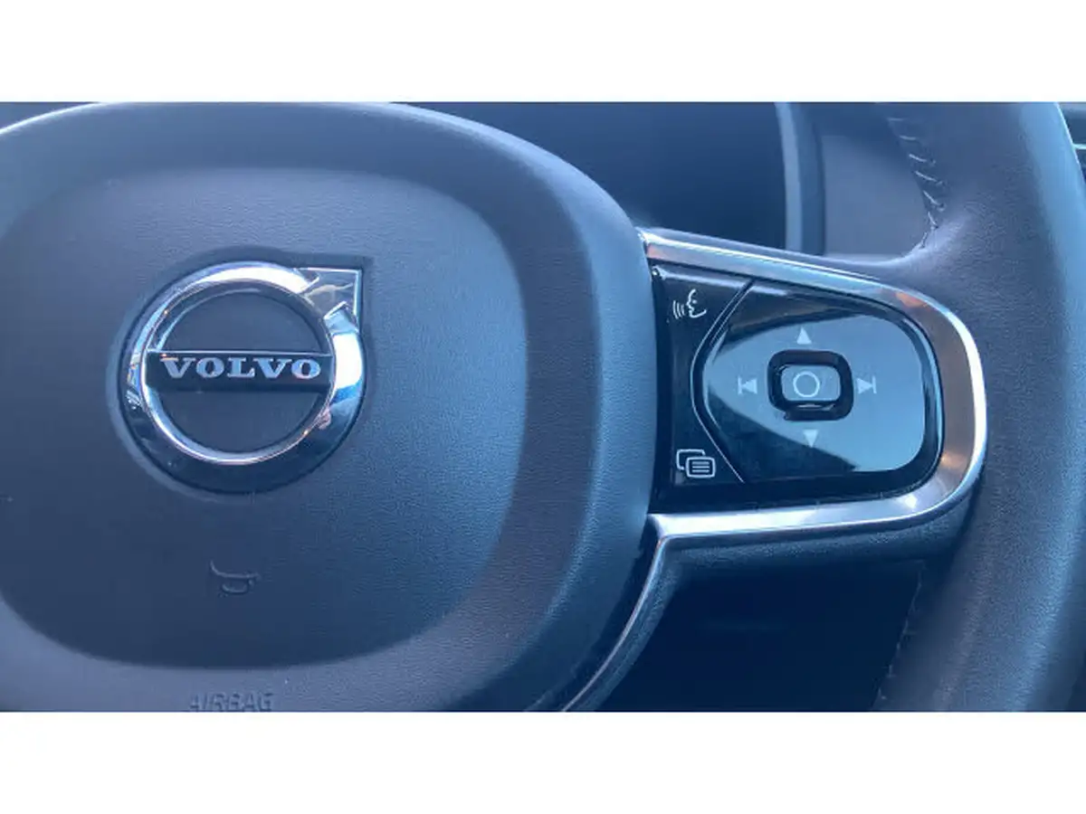 2019-volvo-s90-20-t4-momentum-big-18