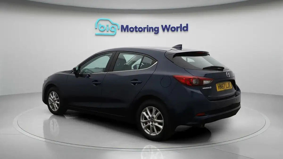 2018-mazda-mazda3-20-se-nav-big-5