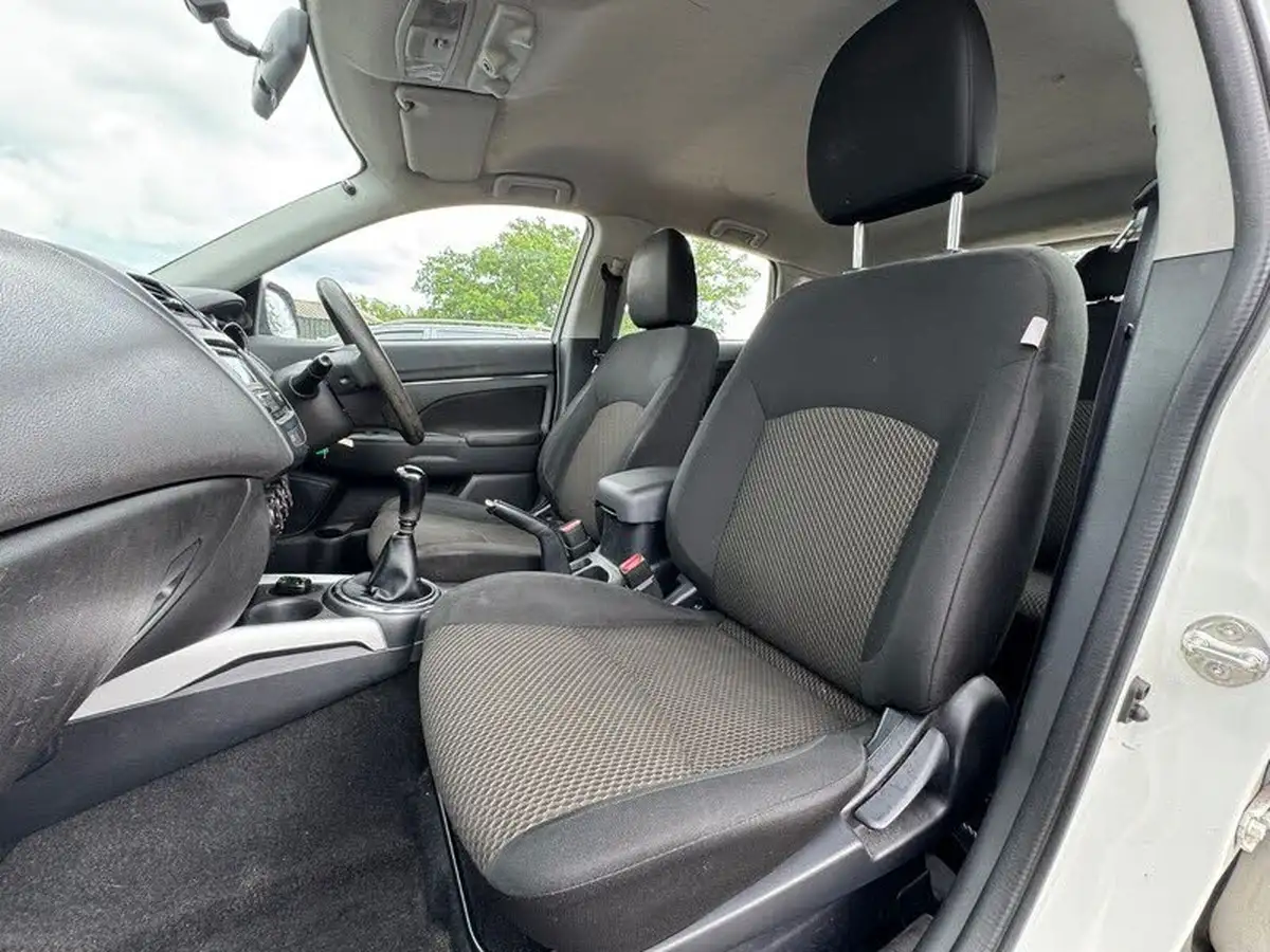 2014-mitsubishi-asx-16-2-big-18
