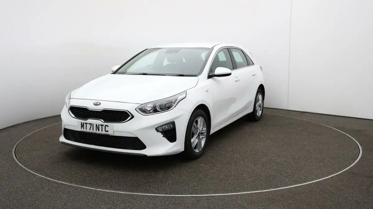 2021-kia-ceed-16crdi-2-134bhp-48v-mhev-hatchback-big-11