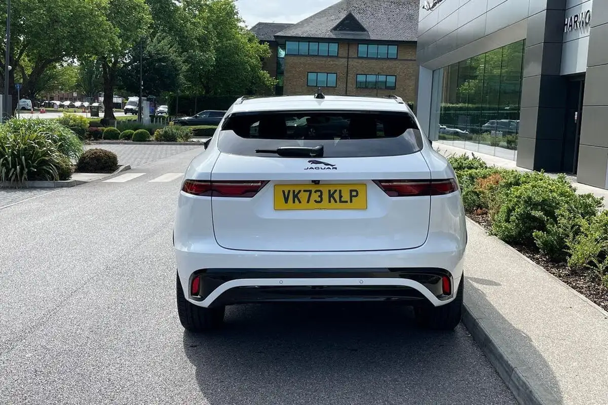 2023-jaguar-f-pace-20-d200-r-dynamic-se-black-big-11