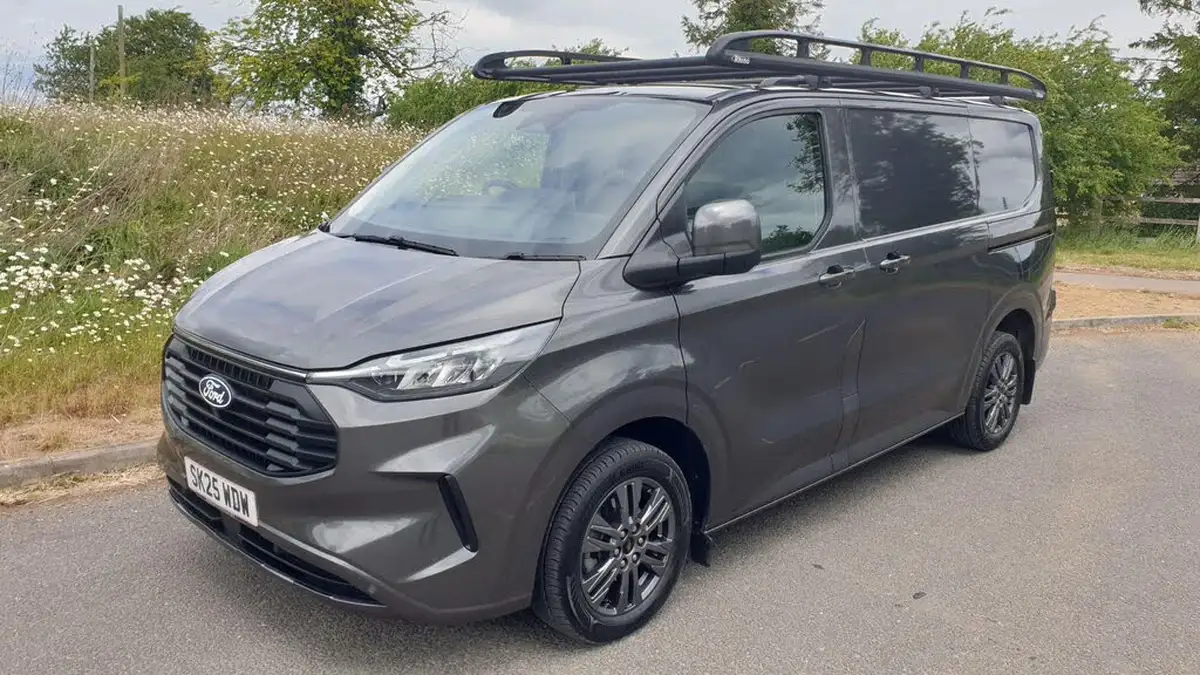 2025-ford-transit-custom-20tdci-320-l1h1-limited-170pseu6e-panel-van-1996cc-auto-big-0