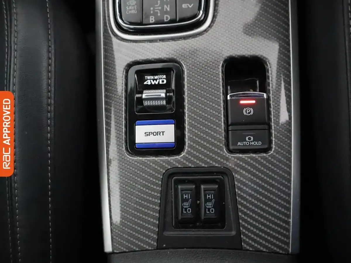2018-mitsubishi-outlander-24-4h-phev-big-20