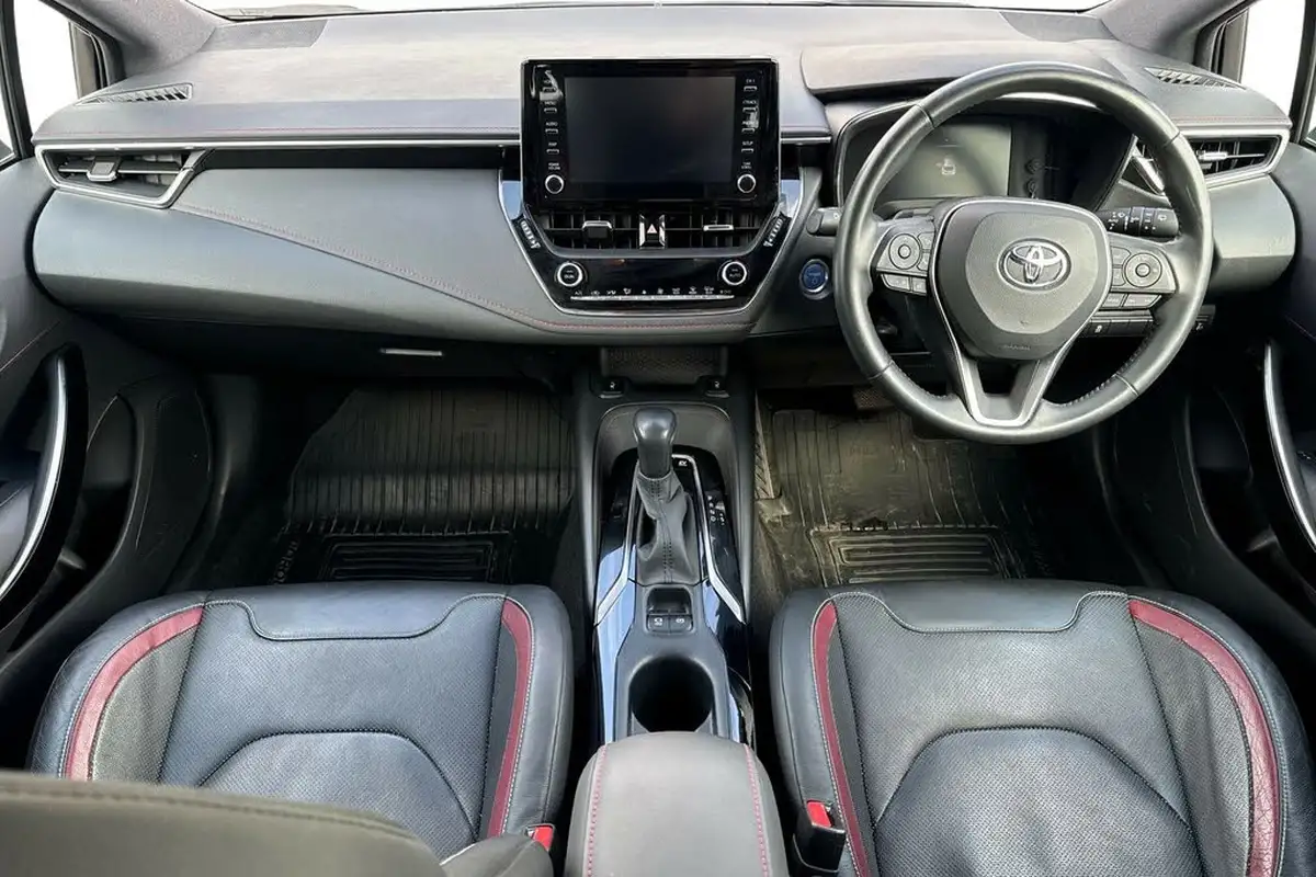 2020-toyota-corolla-20-vvt-i-excel-trk-hatchback-big-5