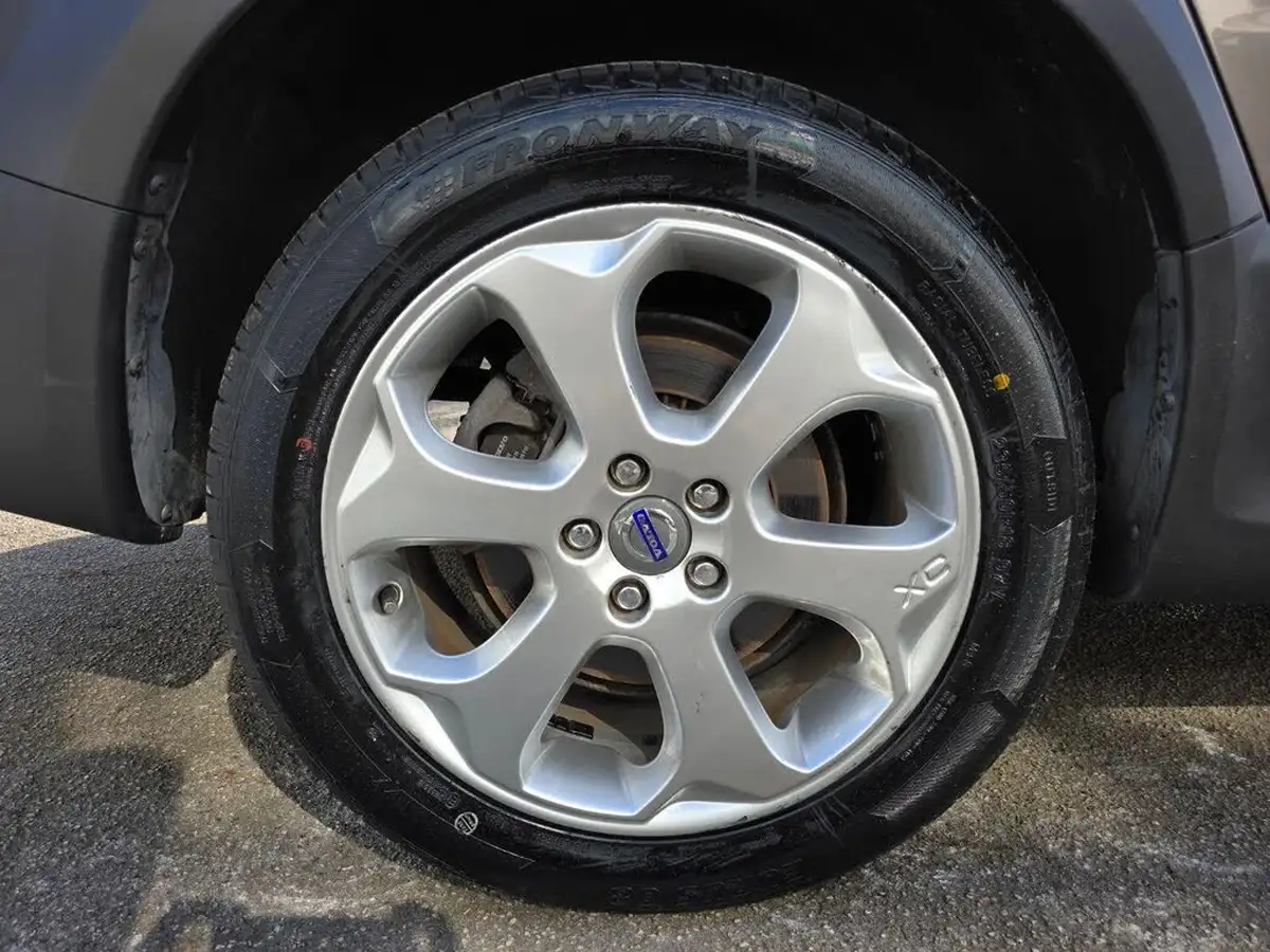 2011-volvo-xc70-30-t6-se-big-58
