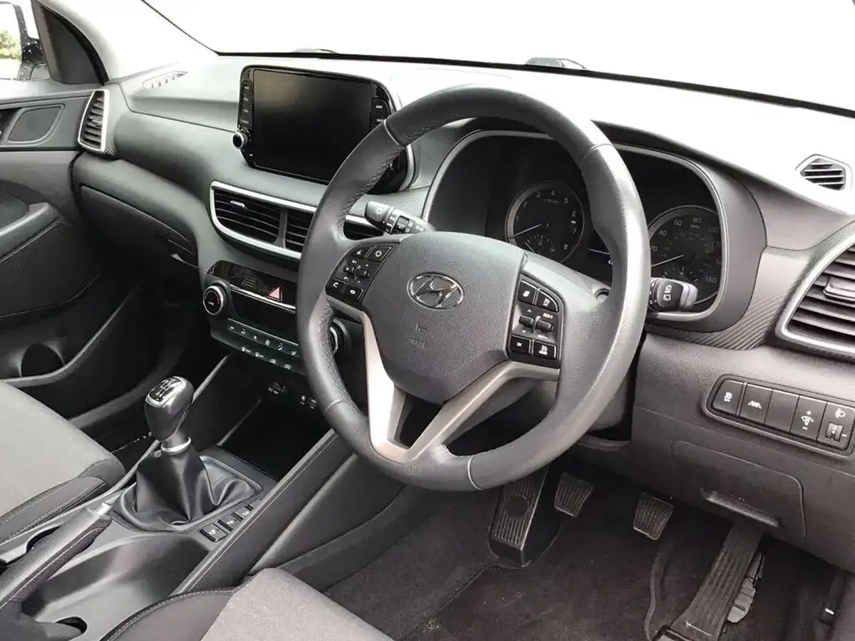 2019-hyundai-tucson-16-gdi-se-nav-big-9