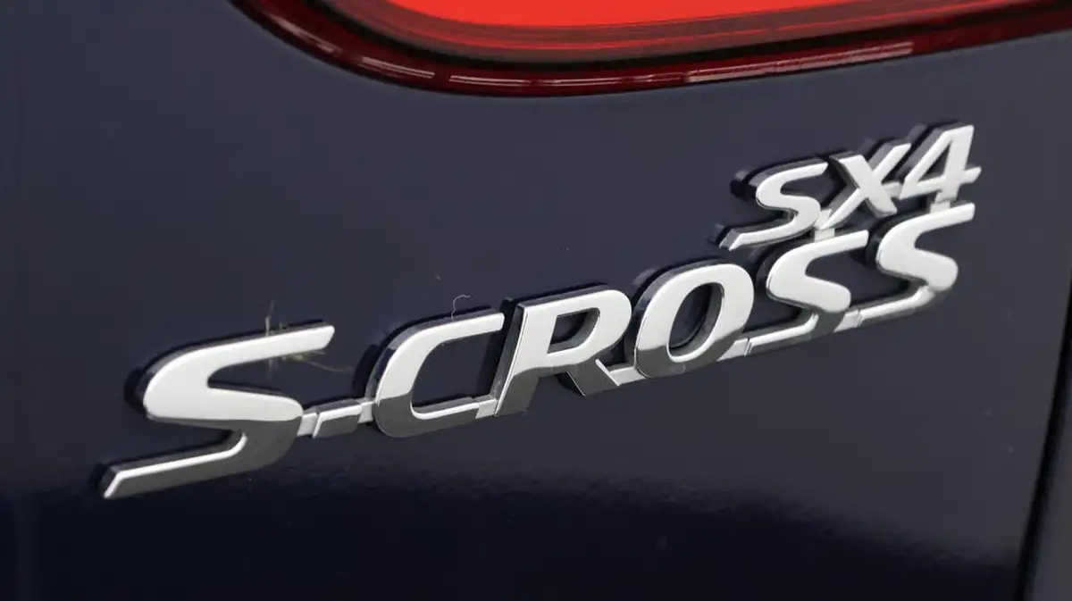 2021-suzuki-s-cross-14-boosterjet-sz-t-big-22