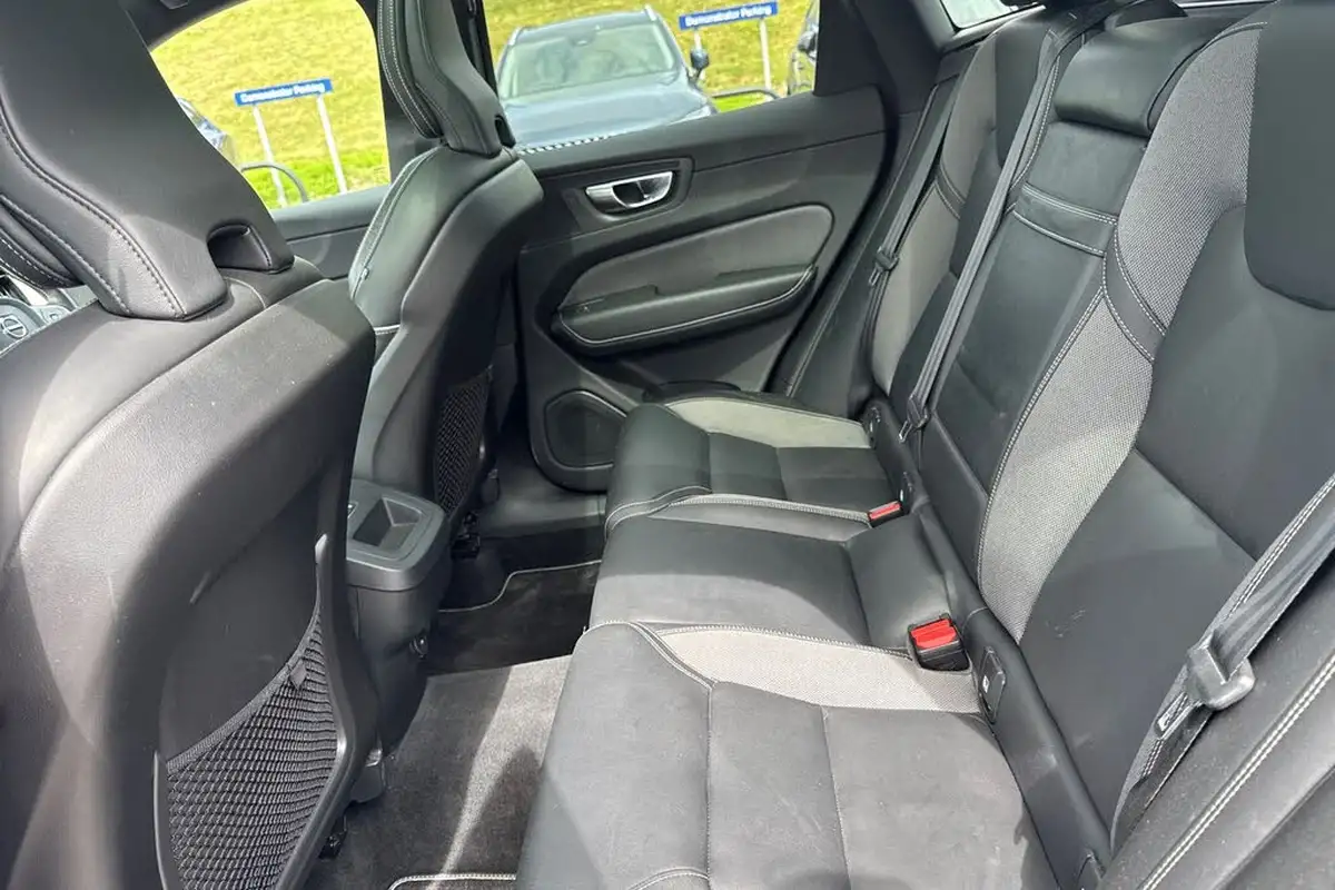 2020-volvo-xc60-20td-b4-r-design-awd-big-16