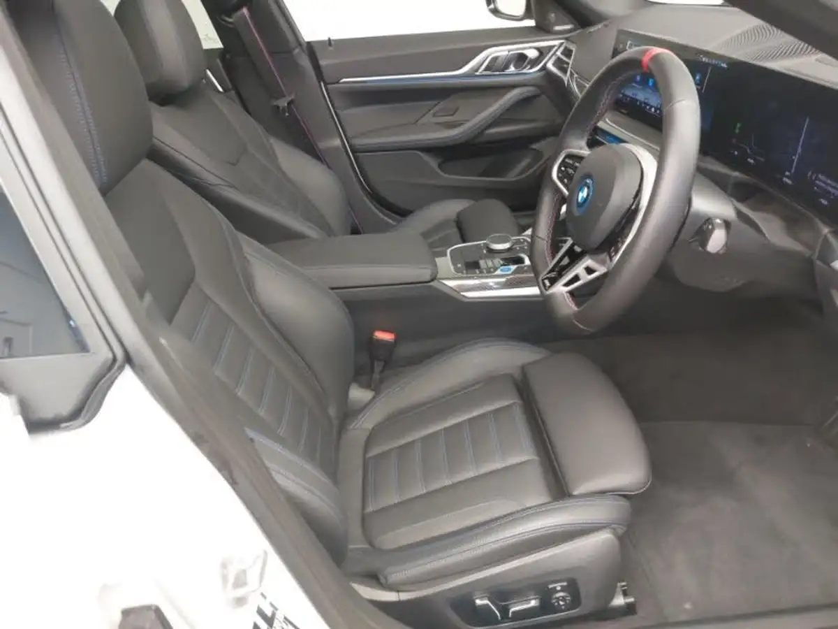 2025-bmw-i4-e-m50-big-5