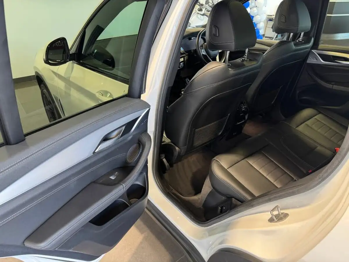 2021-bmw-ix3-e-premier-edition-big-33