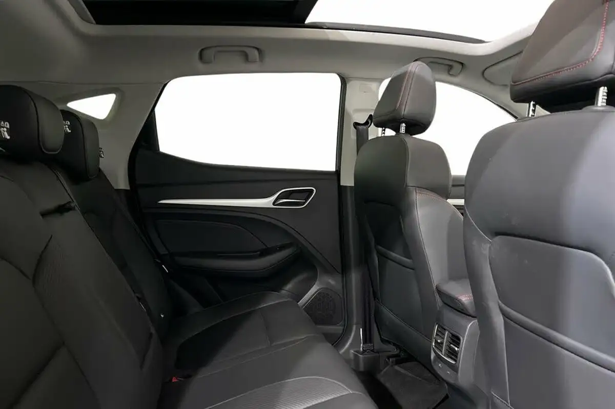 2023-mg-zs-suv-e-trophy-ev-156ps-long-range-big-9