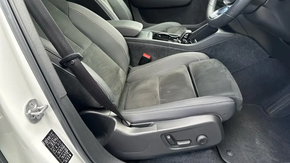 2022-volvo-c40-e-twin-recharge-pro-big-28