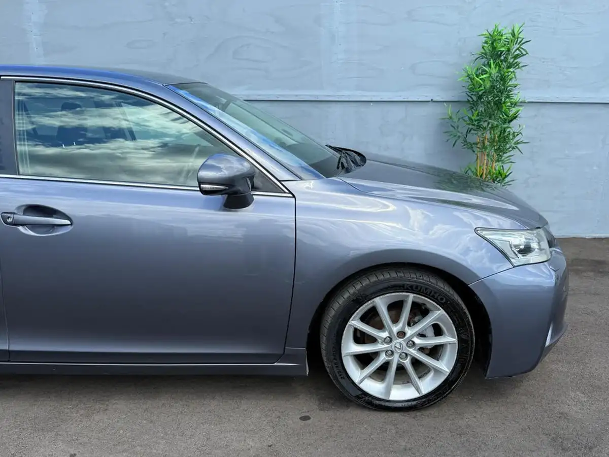 2013-lexus-ct-200h-18-premier-big-34