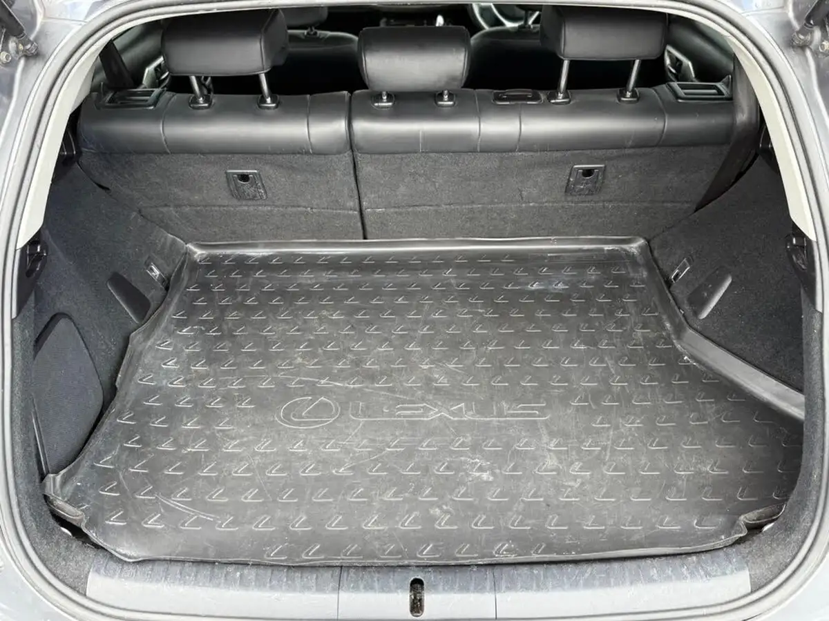 2013-lexus-ct-200h-18-premier-big-10