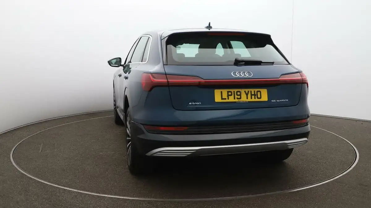 2019-audi-e-tron-55e-big-55
