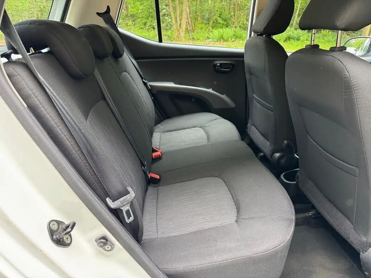 2012-hyundai-i10-12-active-big-2