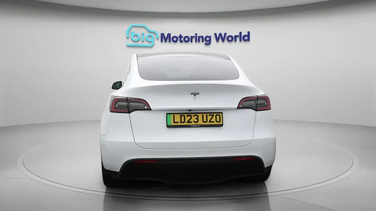 2023-tesla-model-y-e-rwd-big-6