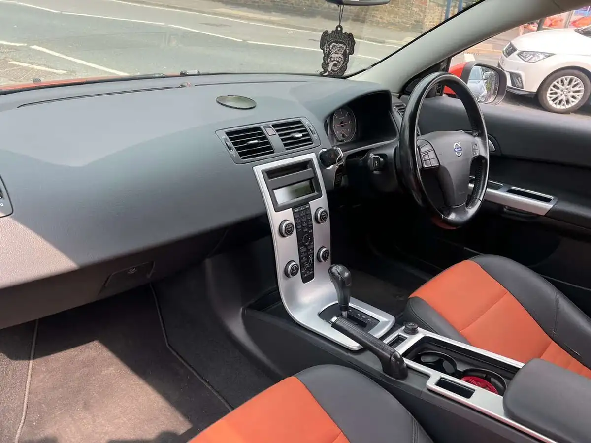 2010-volvo-c30-20td-se-hatchback-3d-powershift-big-7