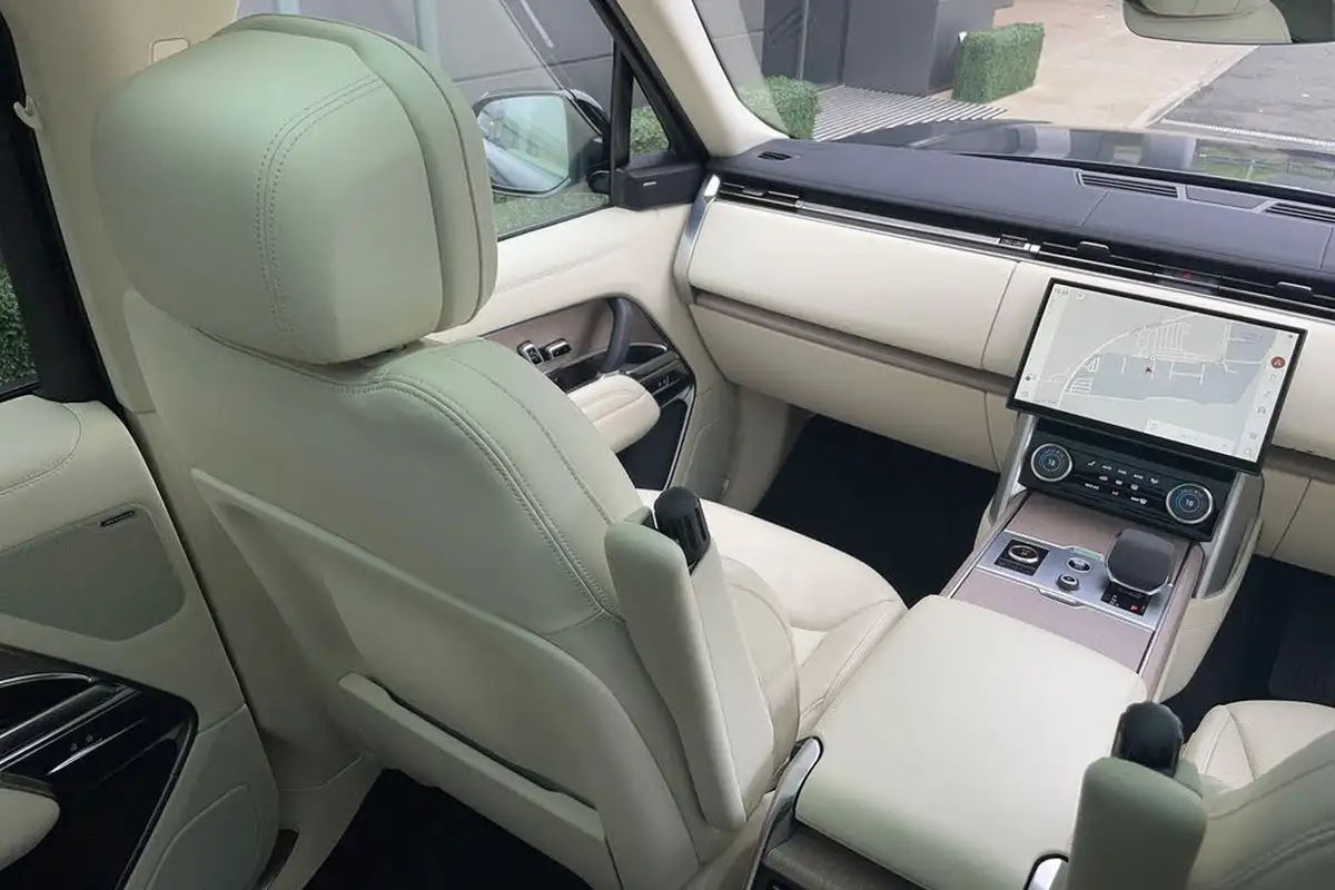 2023-land-rover-range-rover-30-p440e-se-big-41